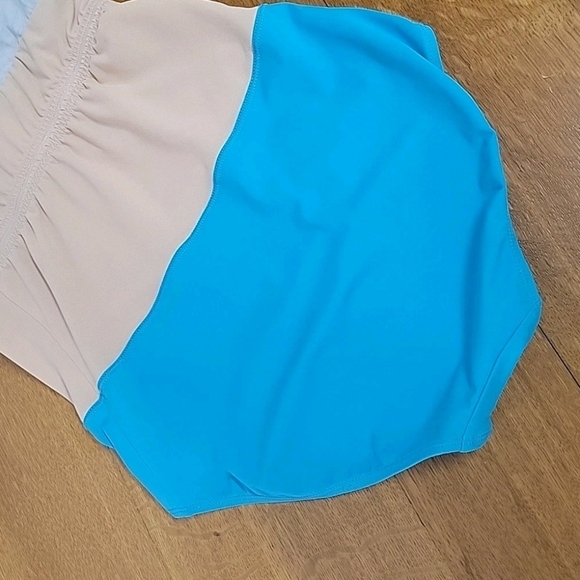 Jaclyn Smith Womens One Piece Swim Suit (Apron Skirt) Size 8 - Picture 4 of 14